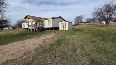 Building Photo - 145 Lange Way
