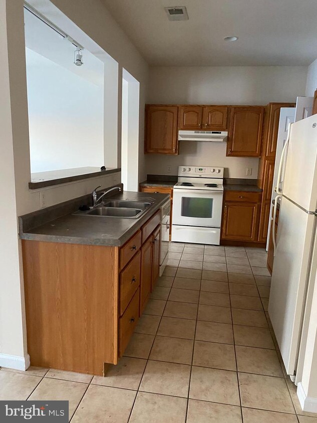 Primary Photo - 2019 Powell Dr