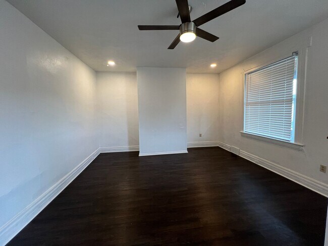 Foto del edificio - Charming and Updated 3BR Home For Rent in Pittsburgh's Elliot Neighborhood