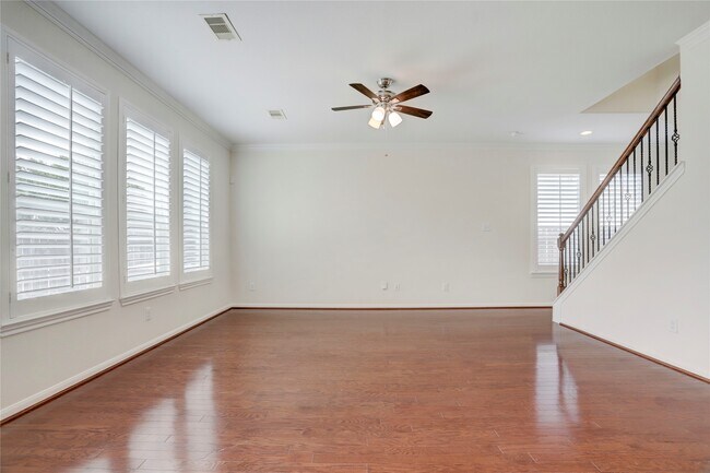 Building Photo - 10046 Hillside Bayou Dr