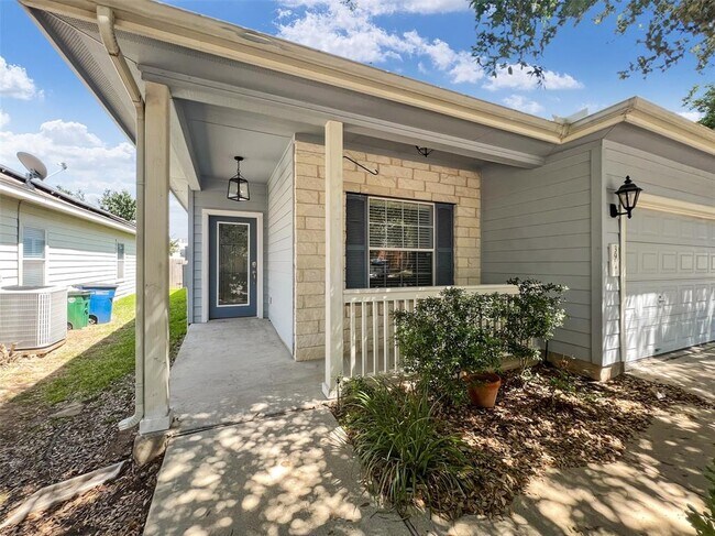 Foto del edificio - 3917 Bronco Bend Loop