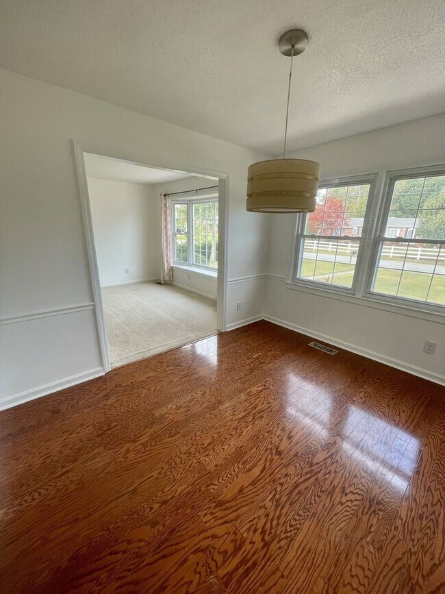 Foto del edificio - 3 Bedroom Single Family Home in off Masonb...