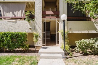 Building Photo - 18168 W Sundowner Way