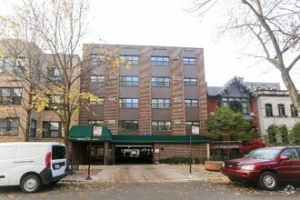 Building Photo - 558 W Arlington Pl