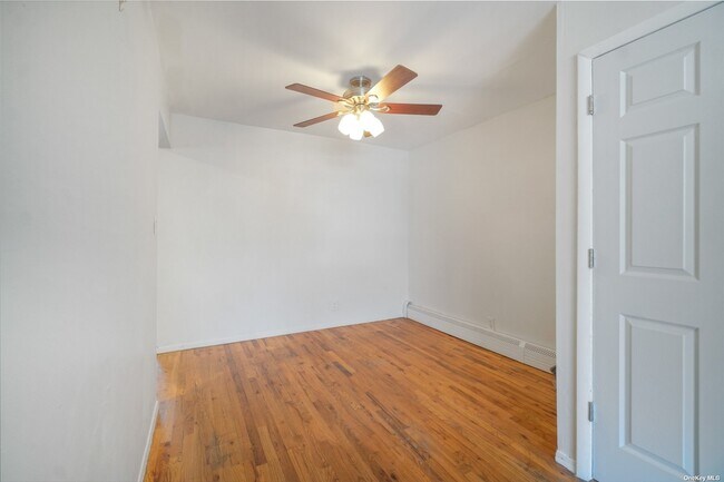 Foto del edificio - 109-35 Ditmars Blvd