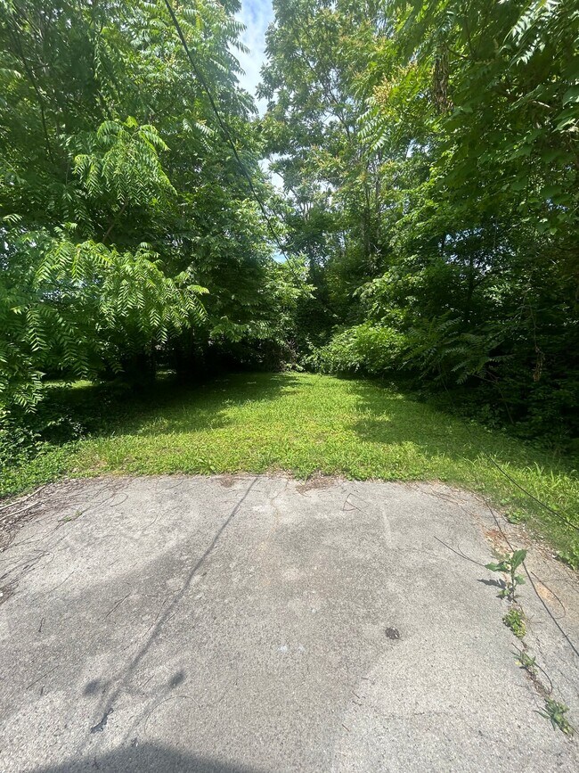 Building Photo - 4211 Ravenwood Ave