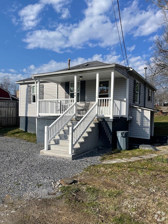 Apartments with MoveIn Specials in Midway, WV 3 Rentals