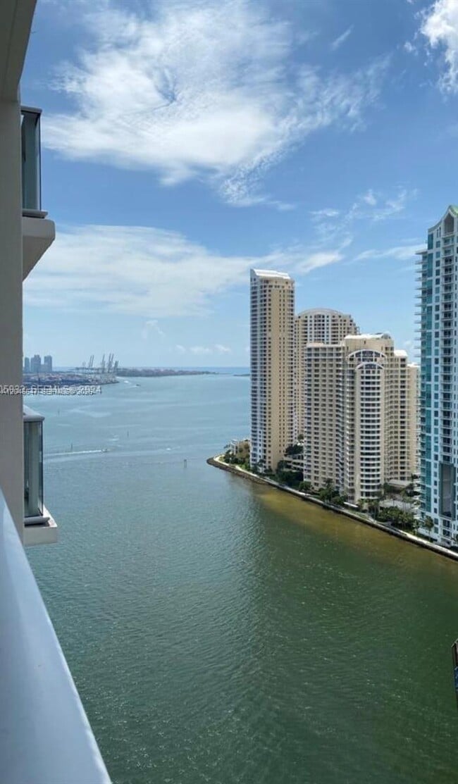 Building Photo - 300 S Biscayne Blvd