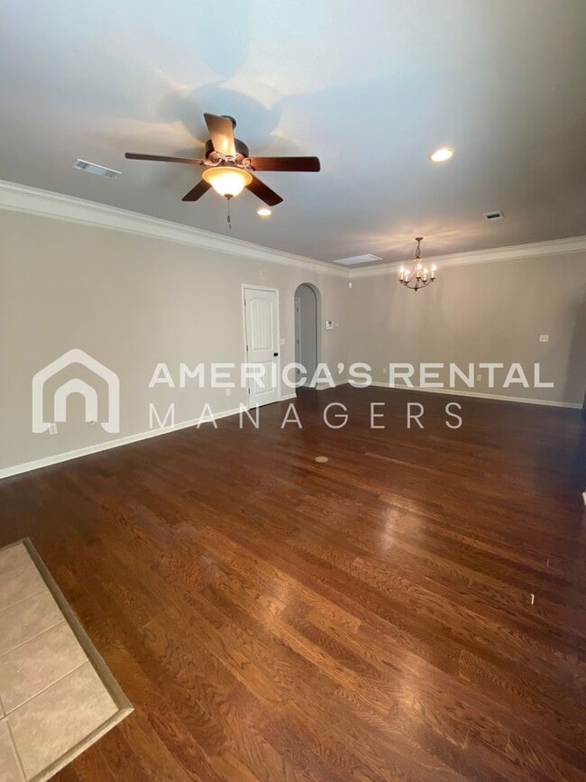 Building Photo - MOVE IN SPECIAL!!! - Townhome For Rent in Edenton Subdivision! Available to View Now!!! -REDUCED ...