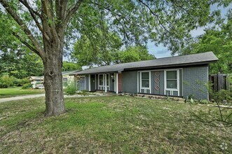 Building Photo - 1500 Fairfield Dr