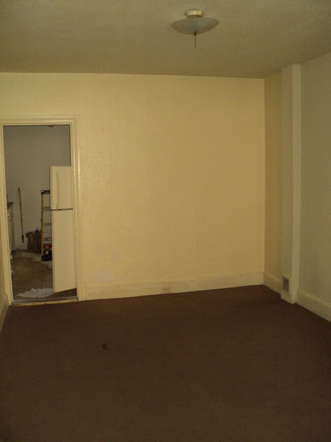 Building Photo - 25 E Bringhurst St