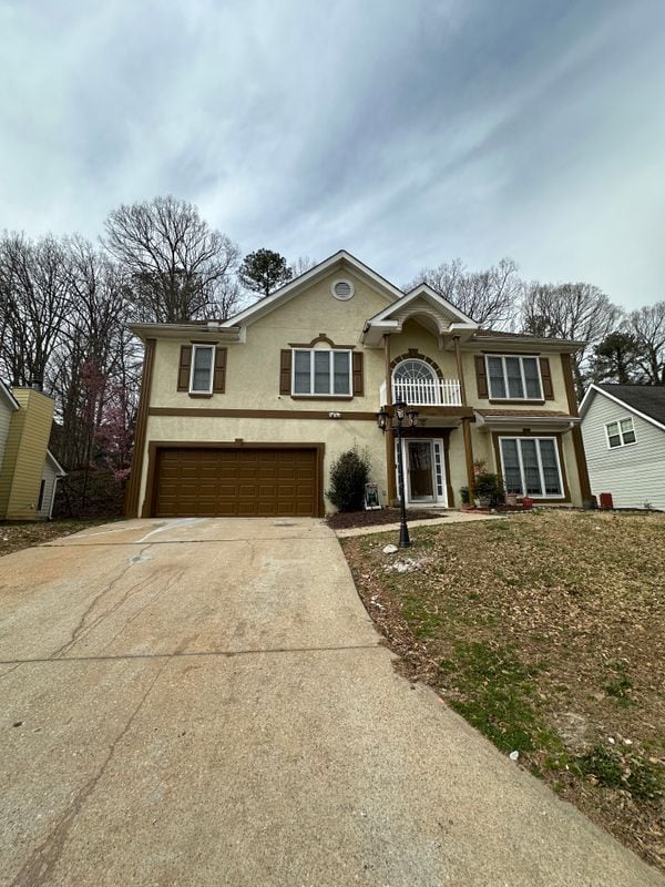 Primary Photo - 255 Thornbush Ln