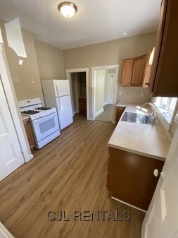 Building Photo - 403 Putnam Ave