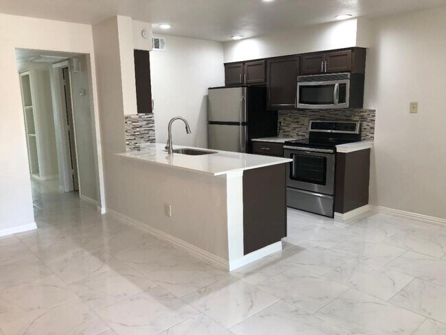 Foto del edificio - 713 Apache Dr