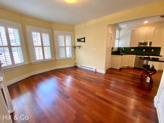 Building Photo - 4 br, 1 bath House - 1088A Capp Street