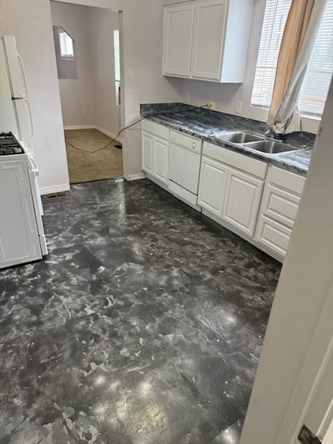 Kitchen (1) - 1000 S Denver St