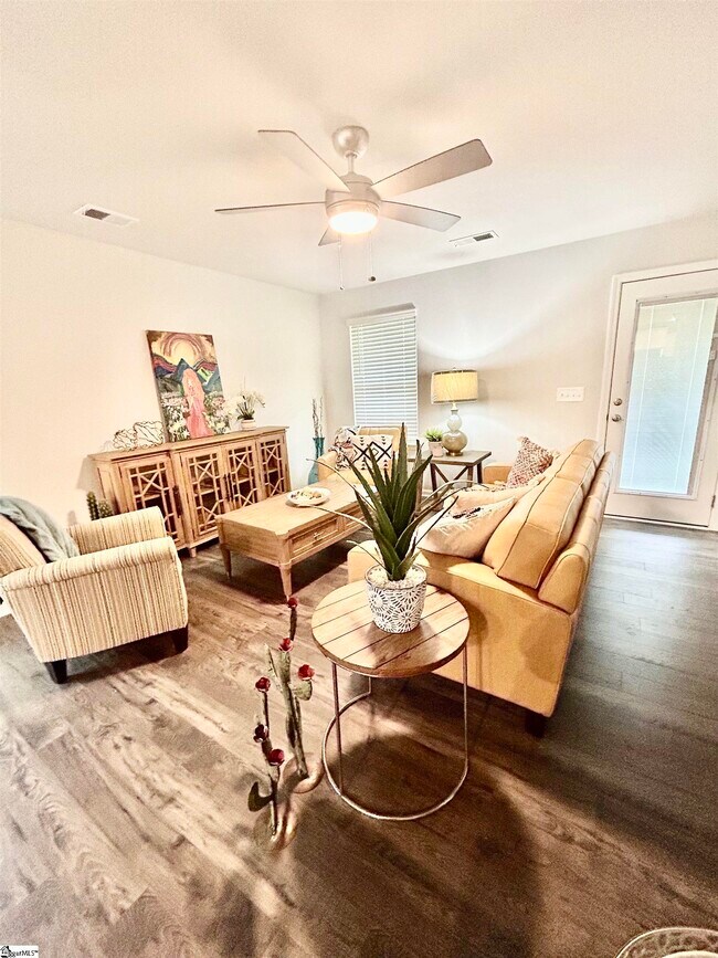 Foto del edificio - 510 Winding Meadow Ln