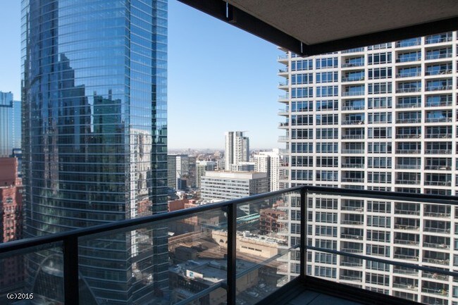 Foto del edificio - 328 N Orleans St