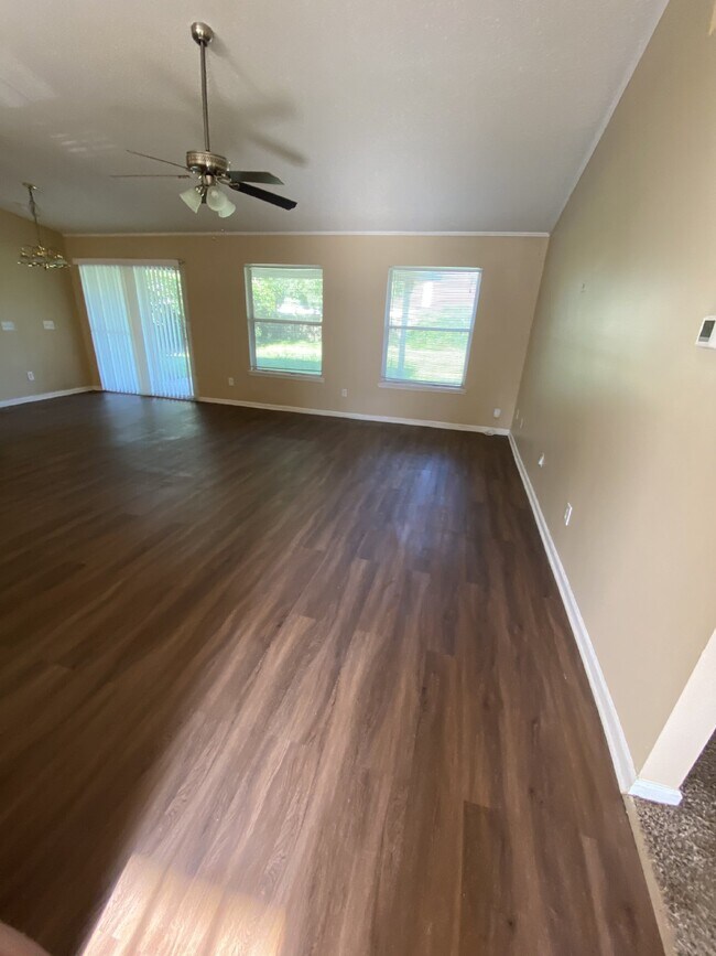 Building Photo - FOR RENT:  Charming 3-Bedroom Home with Sp...