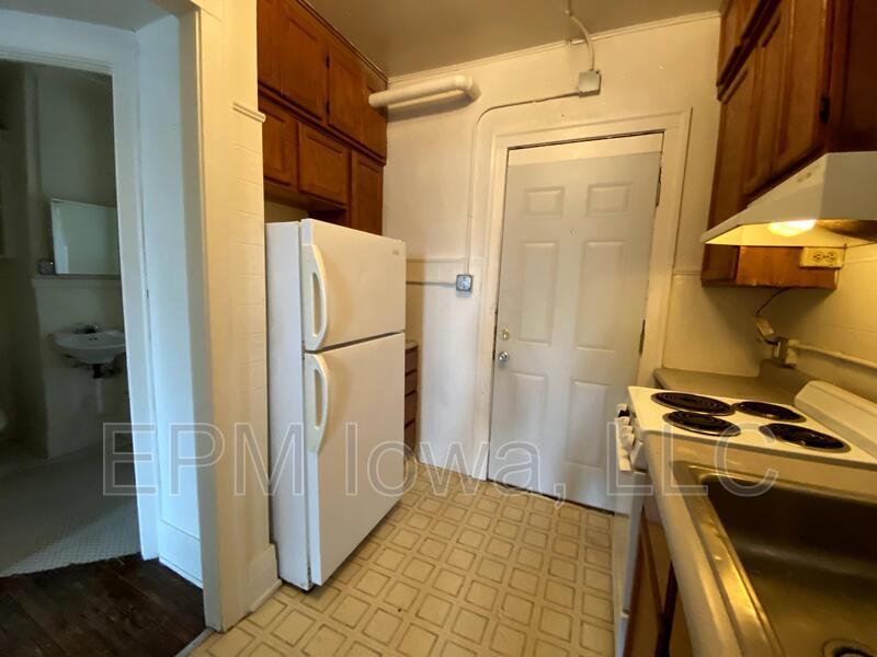 Primary Photo - 608 Wellington Ct