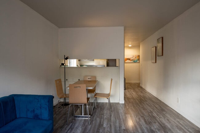 Photo du bâtiment - 1540 Haro St