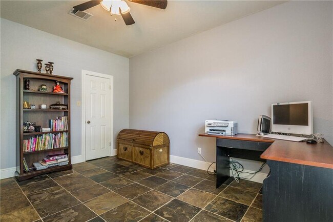 Building Photo - 15713 Monona Cove