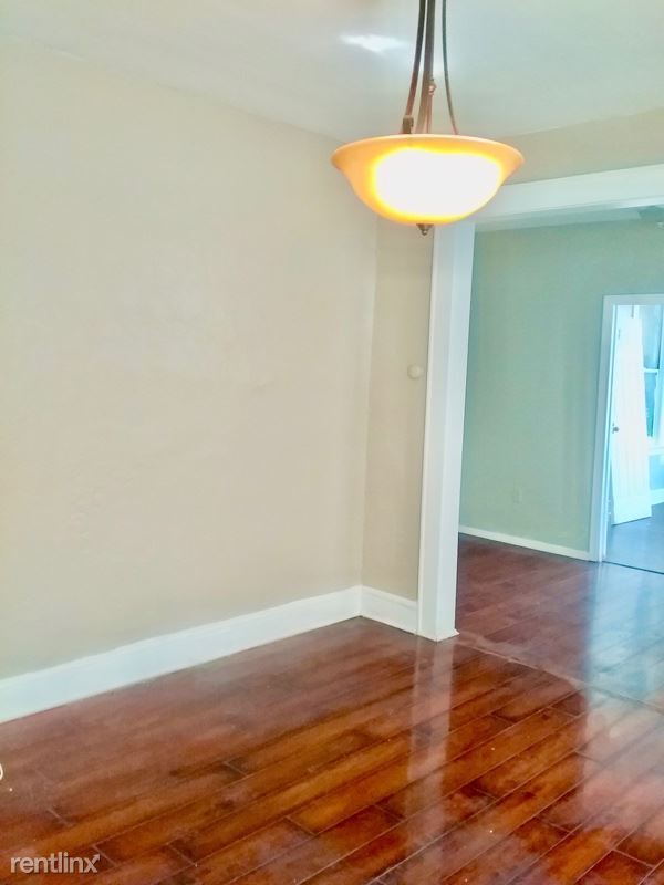 Building Photo - 3 br, 1 bath Townhome - 143 Mapes Ave