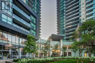 Building Photo - 5168-5168 Yonge St