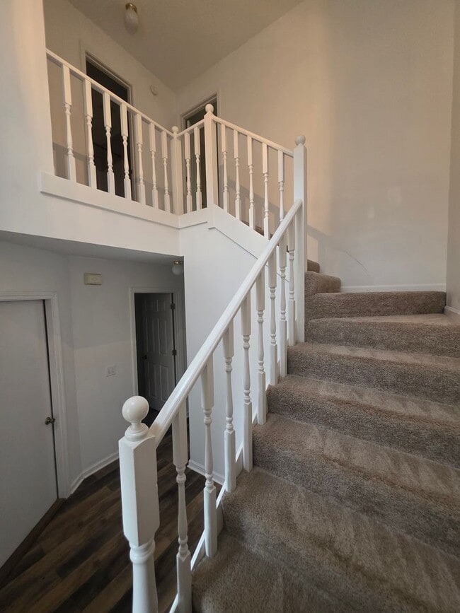 Building Photo - 203 Woodrun Dr