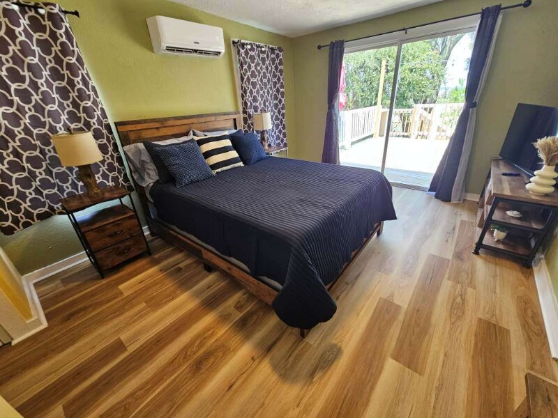 Foto principal - 968 W Montrose St