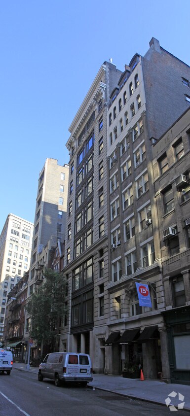 Primary Photo - 25 E 21st St