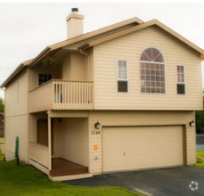 Building Photo - 7140 Clairmont Cir