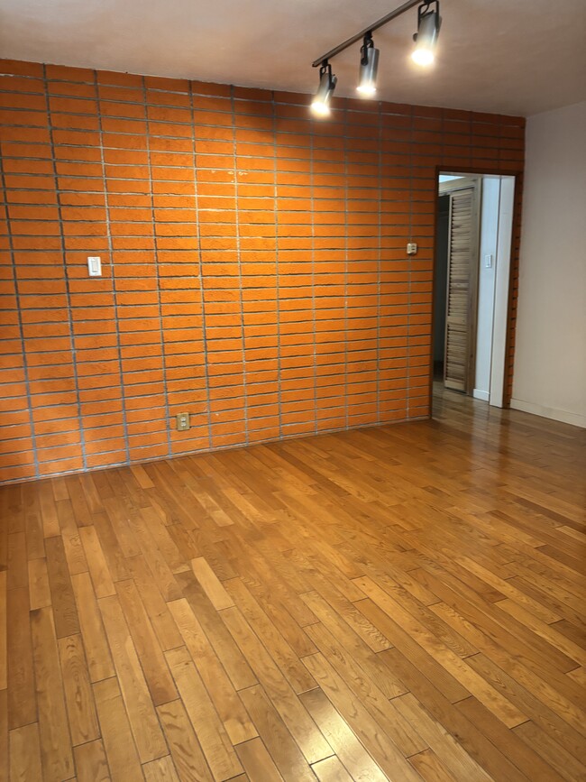 Foto del edificio - 1127 S Rimpau Blvd