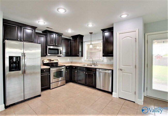 Foto del edificio - 24603 Rolling Vista Dr