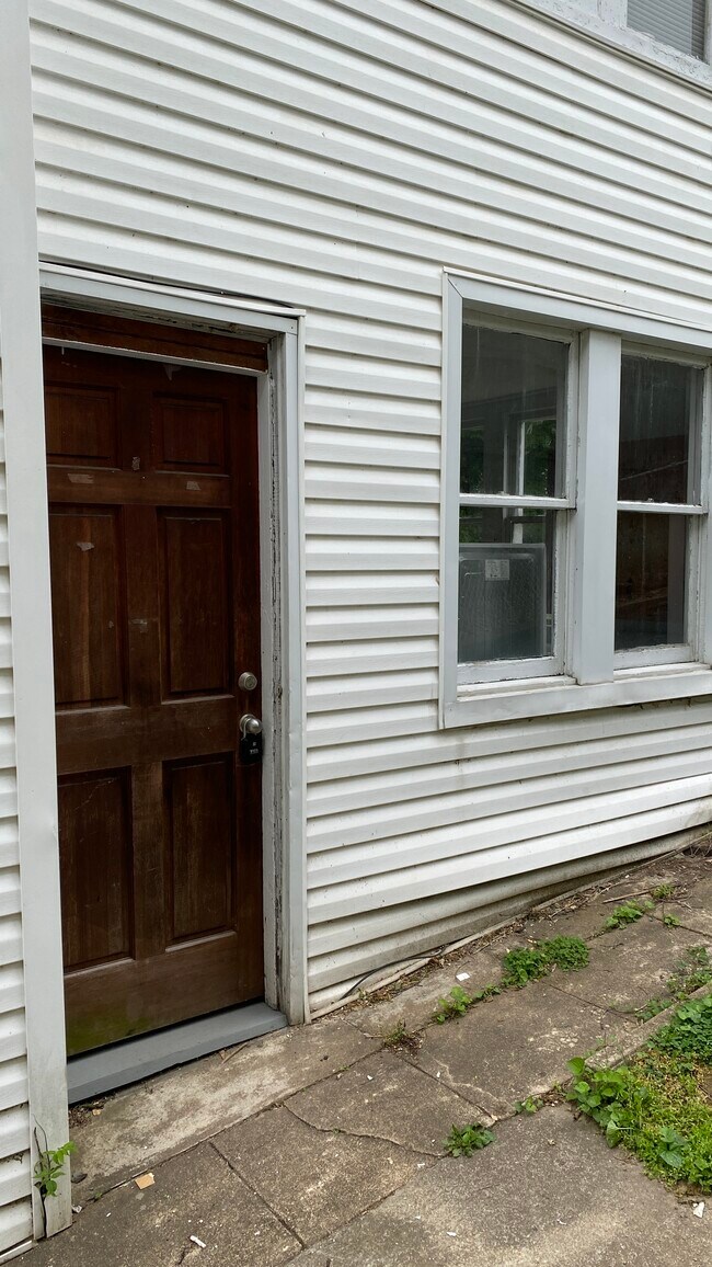 Foto del edificio - 1114 Stewart Ave SE