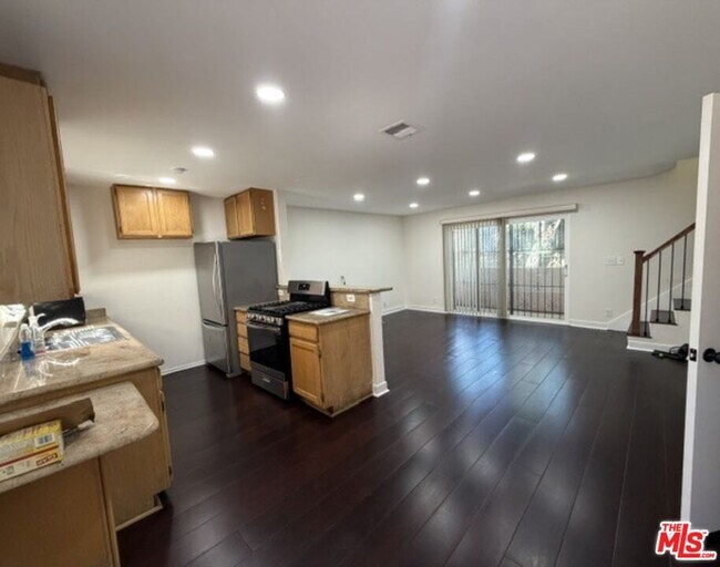 Foto del edificio - 720 N Eucalyptus Ave