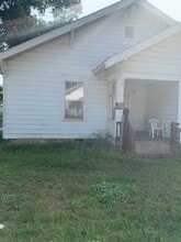 Building Photo - 21 Sirrine St