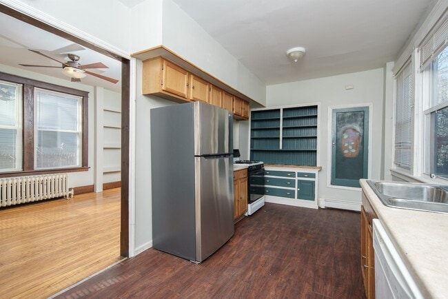 Building Photo - 814 Lancaster St