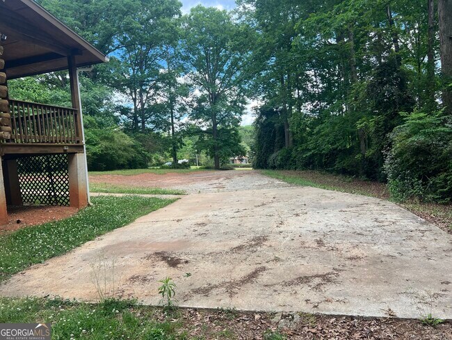 Foto del edificio - 490 Flat Shoals Church Rd
