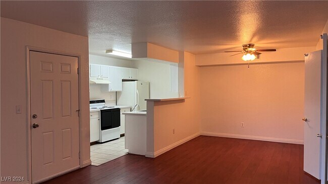Building Photo - 8101 W Flamingo Rd