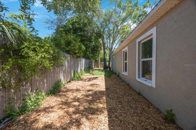 Building Photo - 3835 18th Ave S