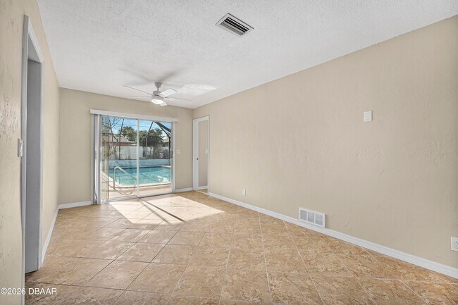 Foto del edificio - 1436 Suwanee Rd
