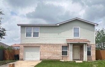 Building Photo - 2104 Magnolia St
