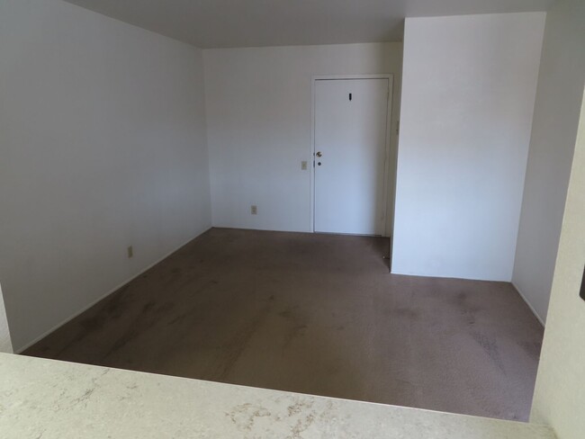 Foto del edificio - One Bedroom Condo in Point Loma with Two P...