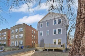 Building Photo - 214 Westland St