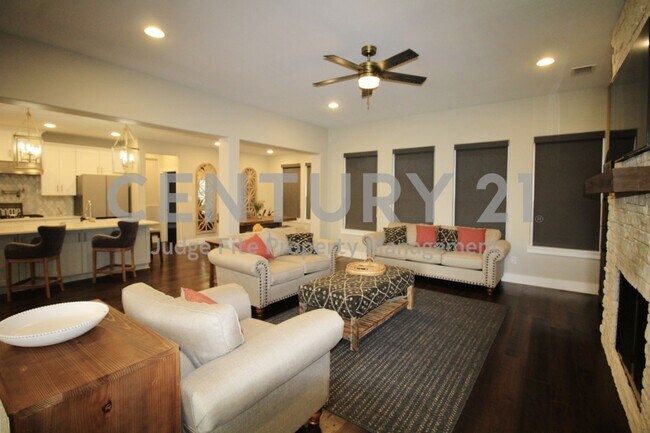 Building Photo - Custom 2-Story 3/3/3 Featured on HGTV's My...