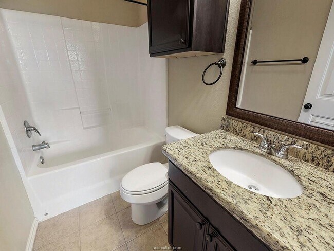 Foto del edificio - 3310 Travis Cole Ave