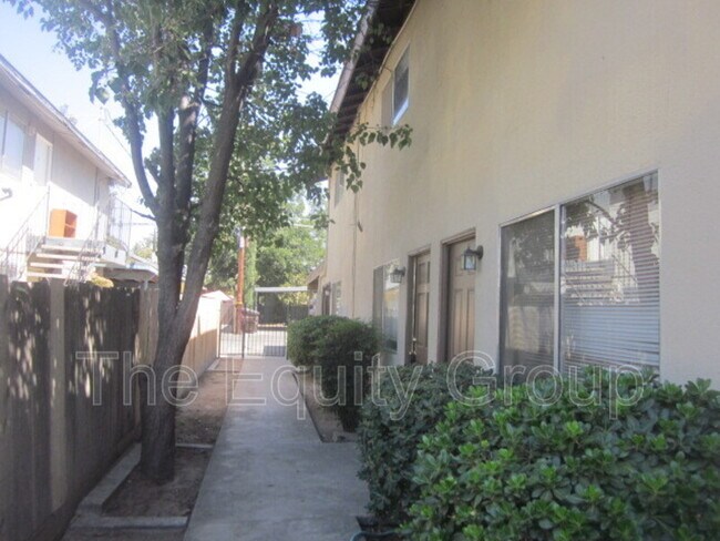 Foto del edificio - 708 S Court St