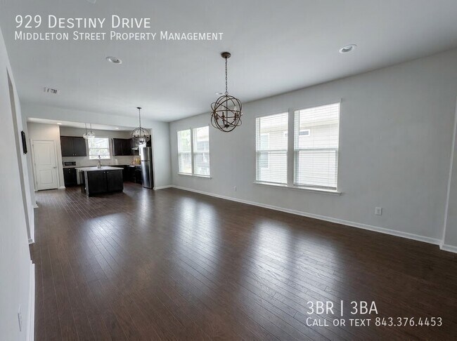 Foto del edificio - 929 Destiny Dr