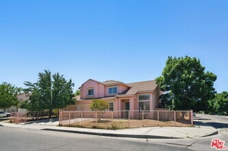 Building Photo - 3702 Las Palmas Ave